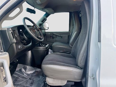 Used 2024 GMC Savana 2500 w/ Driver Convenience Package image 19