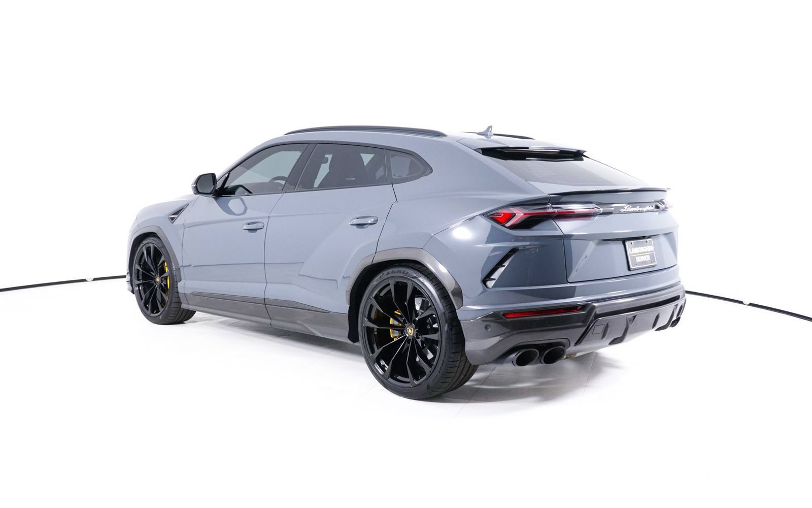 Used 2022 Lamborghini Urus AWD/4WD image 3