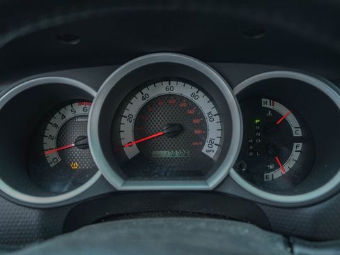 Used 2011 Toyota Tacoma 4x4 Double Cab w/ SR5 Pkg #2 image 5