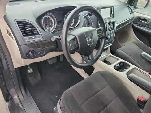 Used 2012 Dodge Grand Caravan SXT FWD image 3