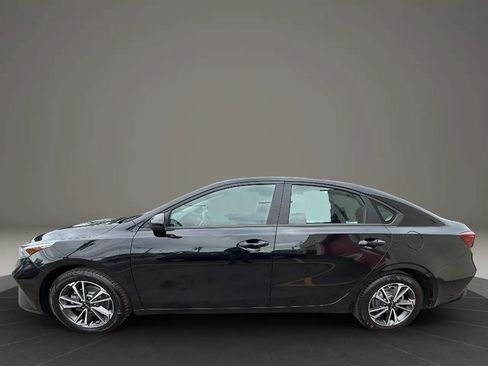 Used 2023 Kia Forte LXS FWD image 8