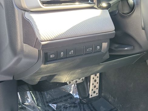 Certified 2025 Toyota Camry Hybrid AWD/4WD image 17