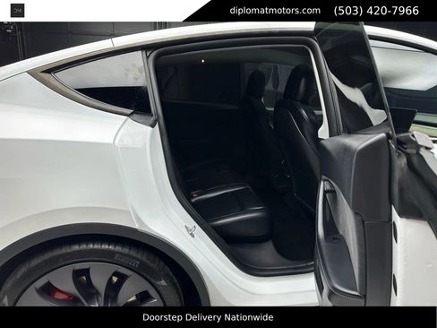 Used 2021 Tesla Model Y Performance image 21