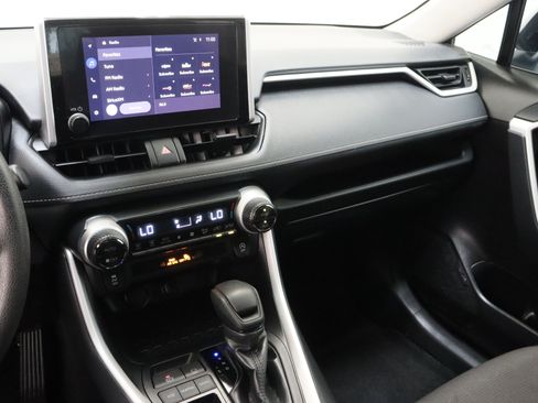Used 2025 Toyota RAV4 XLE FWD image 16