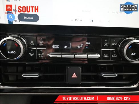 Used 2023 Toyota Highlander Limited image 15