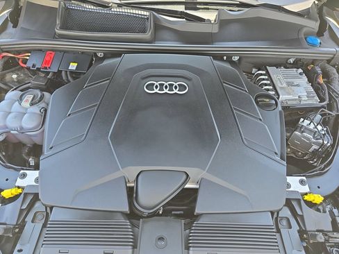 Used 2023 Audi Q7 3.0T Premium Plus AWD/4WD image 36