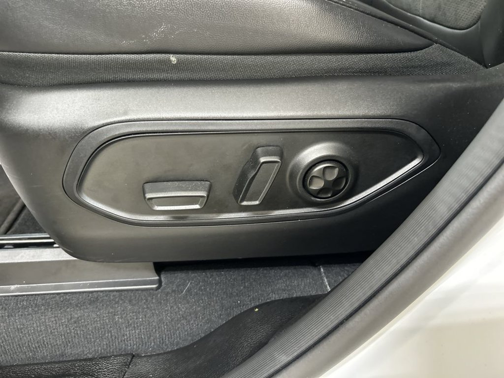 Used 2026 Jeep Grand Cherokee Altitude AWD/4WD image 10