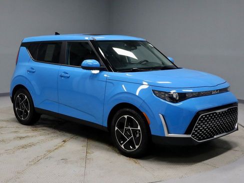Used 2025 Kia Soul EX image 1