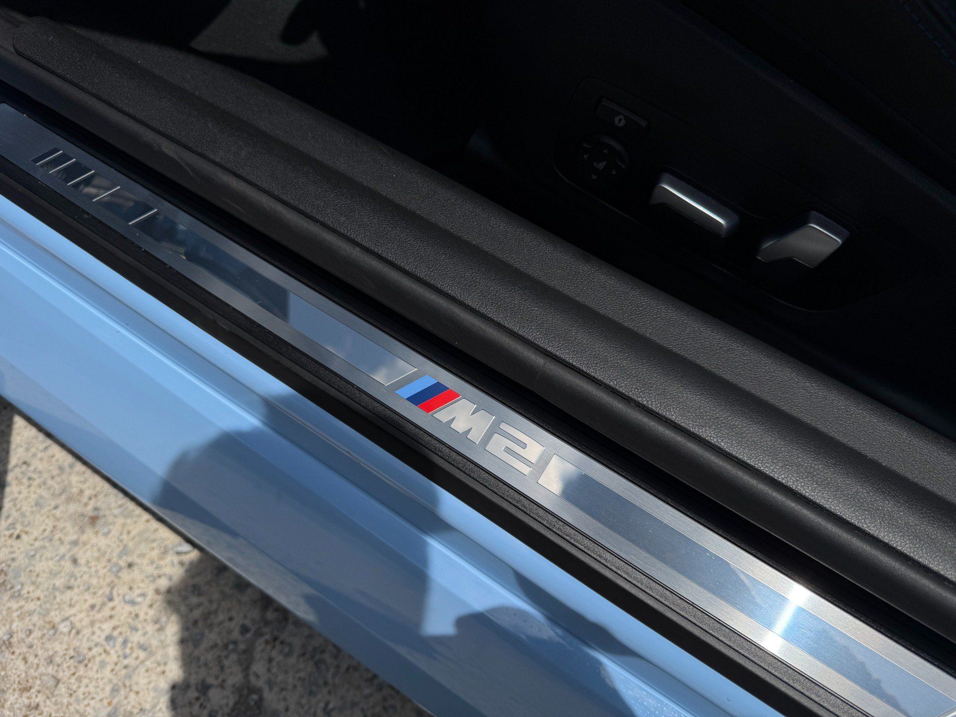 Used 2023 BMW M2 w/ Lighting Package RWD image 61