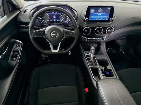 Used 2025 Nissan Sentra SR FWD image 17