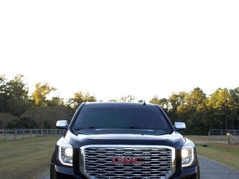 Used 2019 GMC Yukon Denali image 5