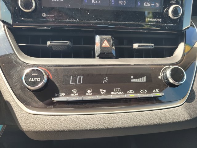Used 2022 Toyota Corolla LE FWD image 24