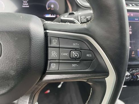 Used 2021 Jeep Grand Cherokee L Limited AWD/4WD image 30