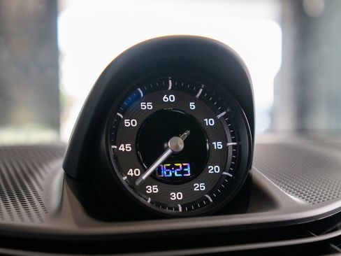 New 2025 Porsche Taycan image 31