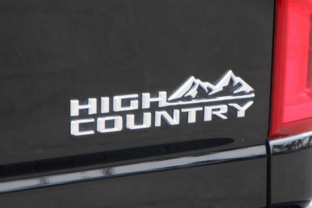 Used 2020 Chevrolet Silverado 2500 High Country w/ Technology Package AWD/4WD image 54