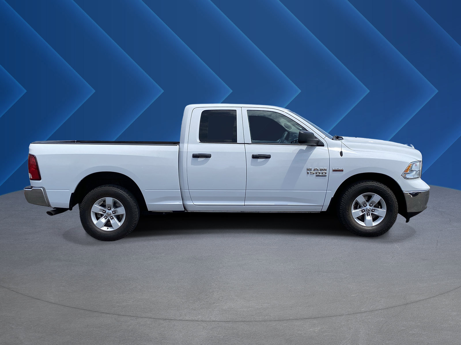 Used 2022 RAM 1500 Classic SLT RWD image 2