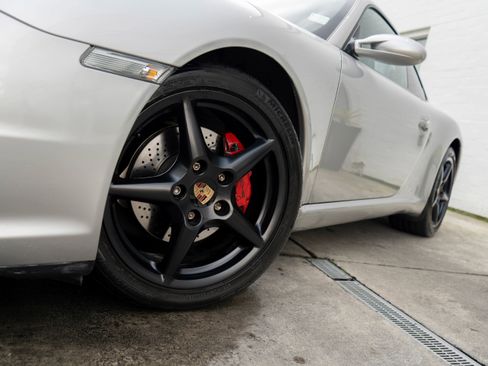 Used 2005 Porsche 911 Carrera image 4