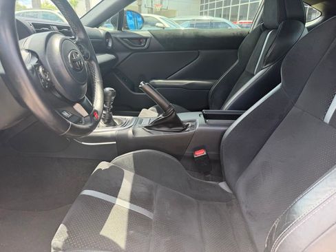 Used 2022 Toyota GR86 Premium RWD image 7