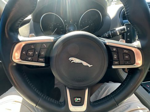 Used 2018 Jaguar F-PACE R-Sport image 40