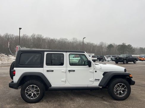 Used 2024 Jeep Wrangler Sport S image 7