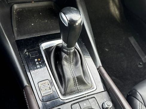 Used 2018 MAZDA MAZDA3 Touring image 22