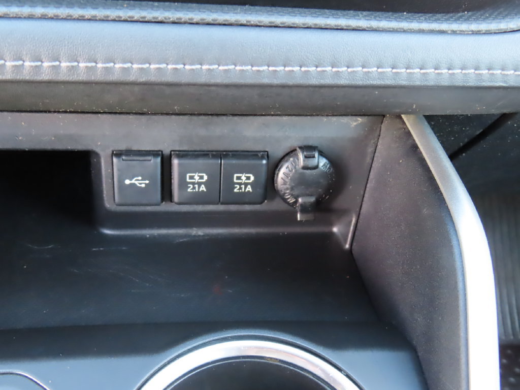 Used 2021 Toyota Highlander XLE AWD/4WD image 10