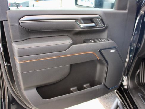 Used 2025 GMC Sierra 2500 AT4 w/ Technology Package image 13