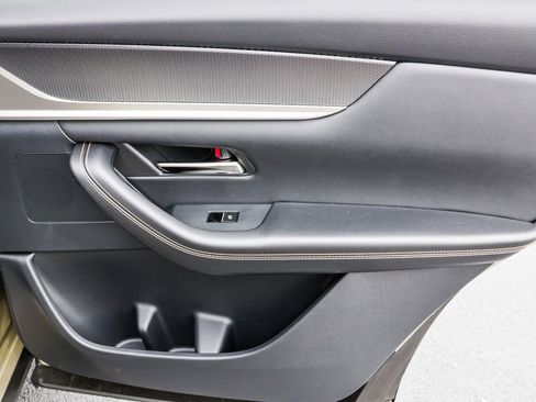 Used 2025 MAZDA CX-70 Plug-In Hybrid w/ Premium Pkg image 51