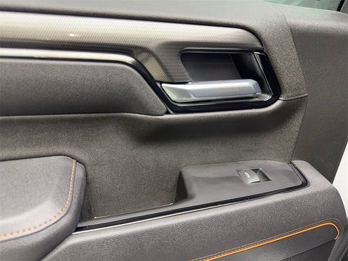 Used 2025 GMC Sierra 1500 AT4 image 40