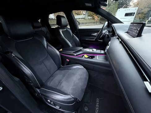 Used 2022 Genesis GV70 3.5T Sport w/ Sport Prestige Package image 22