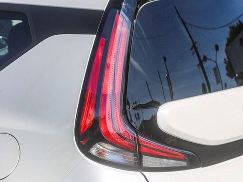 Certified 2025 Kia Soul GT-Line image 11