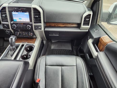 Used 2019 Ford F150 Lariat w/ Max Trailer Tow Package AWD/4WD image 17