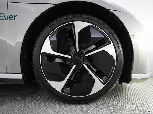 Used 2023 Lucid Air Touring image 18