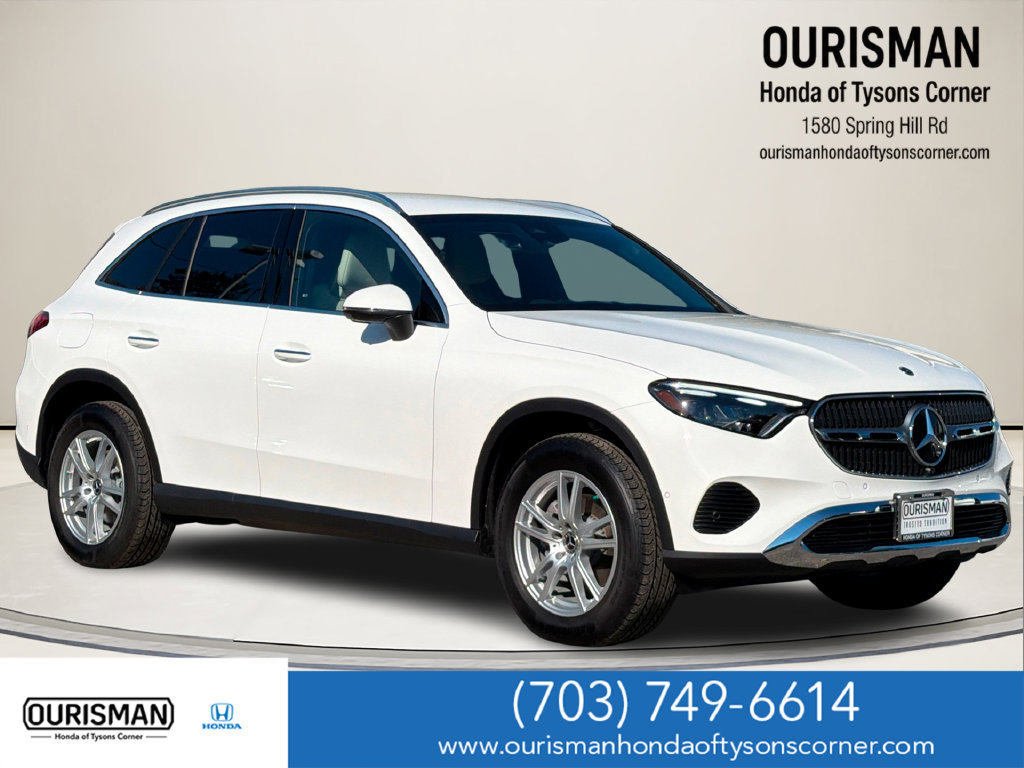 Used 2024 Mercedes-Benz GLC 300 4MATIC image 1
