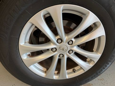 Used 2017 INFINITI QX70 2WD image 24