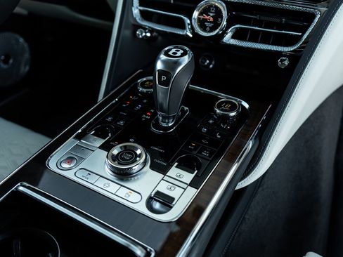 Used 2025 Bentley Flying Spur Speed image 41