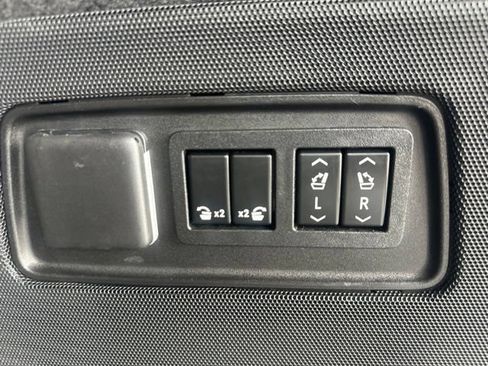 Used 2021 Cadillac Escalade Sport RWD image 24