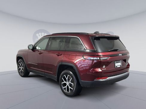 Used 2025 Jeep Grand Cherokee Limited image 4