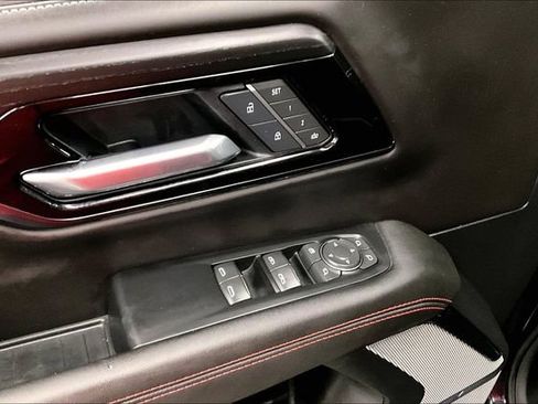 Used 2025 GMC Yukon AT4 Ultimate AWD/4WD image 40