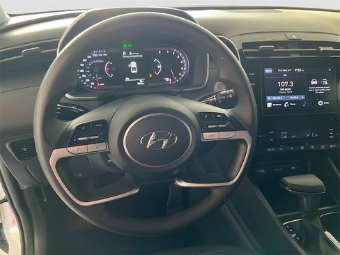 Used 2024 Hyundai Santa Cruz SEL image 11