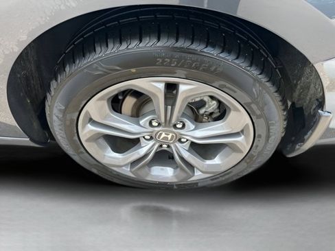 Used 2024 Honda Accord EX image 9