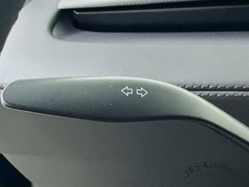 Used 2026 Tesla Model Y Performance image 10