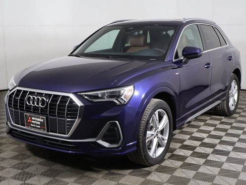 Used 2023 Audi Q3 2.0T Premium w/ Convenience Package image 8