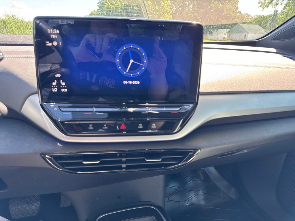 Used 2023 Volkswagen ID.4 Pro AWD/4WD image 19
