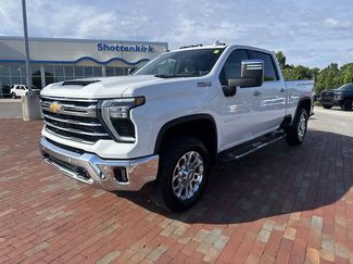 Used 2025 Chevrolet Silverado 2500 LTZ w/ LTZ Premium Package AWD/4WD video 1