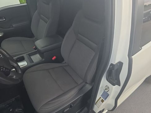 Used 2024 Nissan Frontier SV w/ SV Convenience Package AWD/4WD image 11