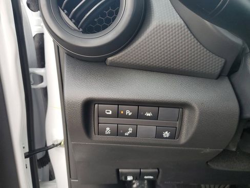 New 2025 Nissan Kicks Play S image 23