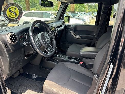 Used 2018 Jeep Wrangler Unlimited Sport S AWD/4WD image 10