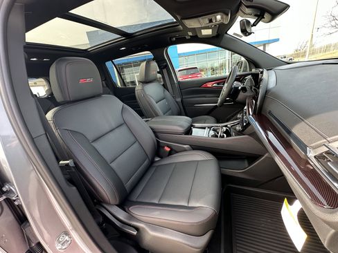 New 2026 Chevrolet Traverse Z71 w/ Driver Confidence Package image 48