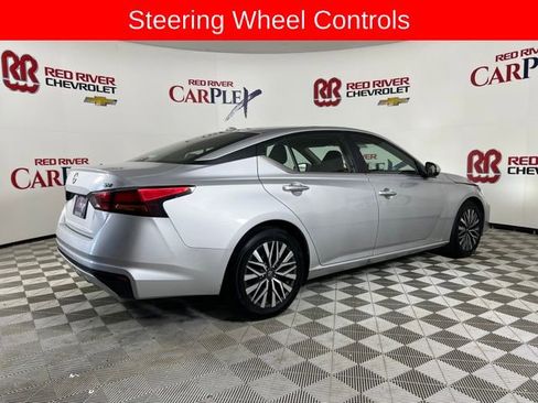 Used 2023 Nissan Altima 2.5 SV image 9